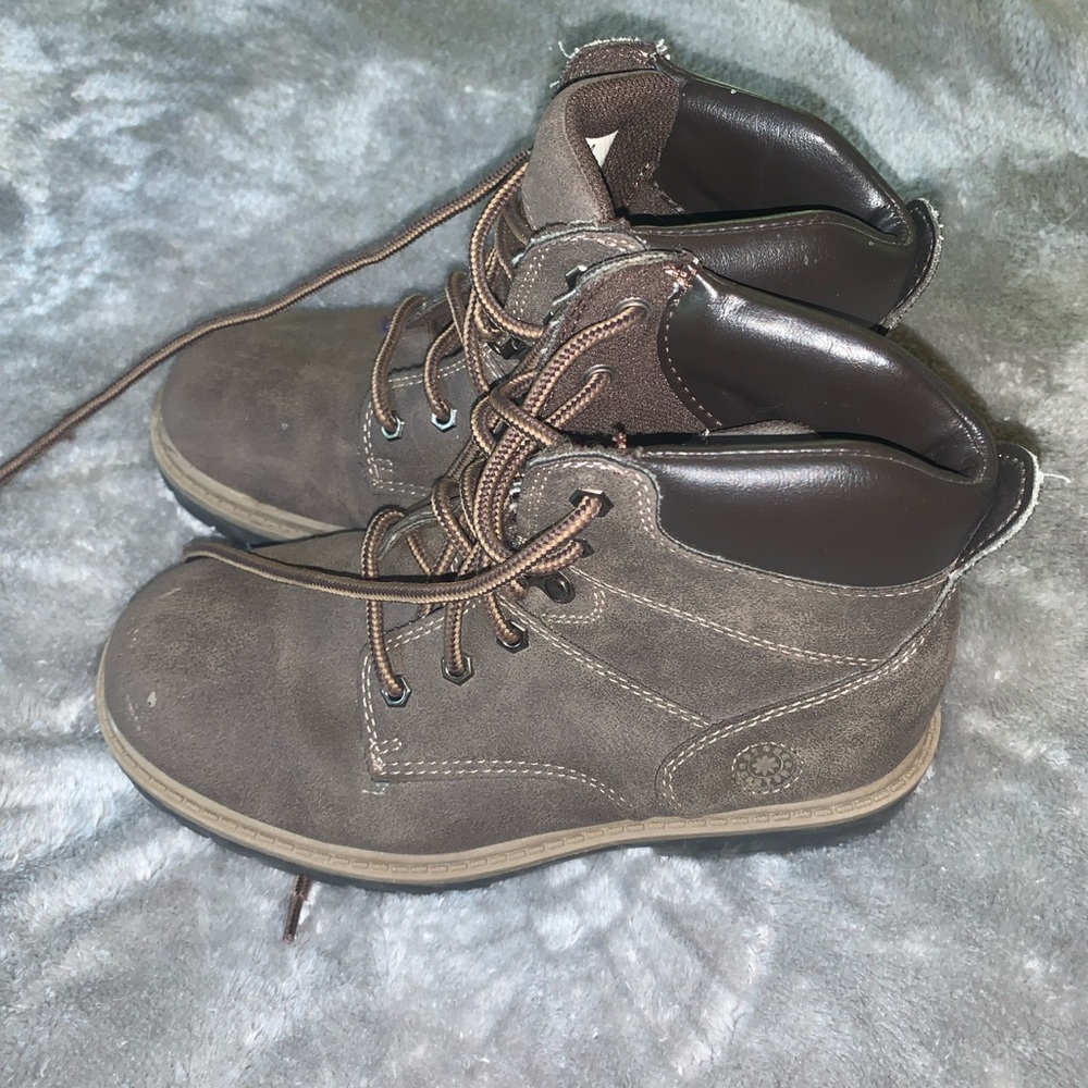 Boys Size 3 Stone Canyon Brown Combat Boots Shoes